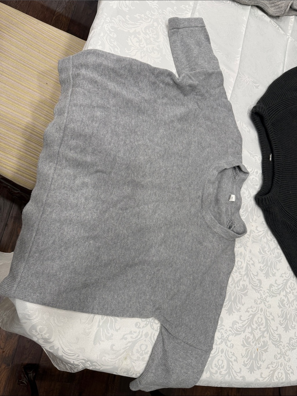lululemon athletica Women's Crewneck Sweater - Light Gray